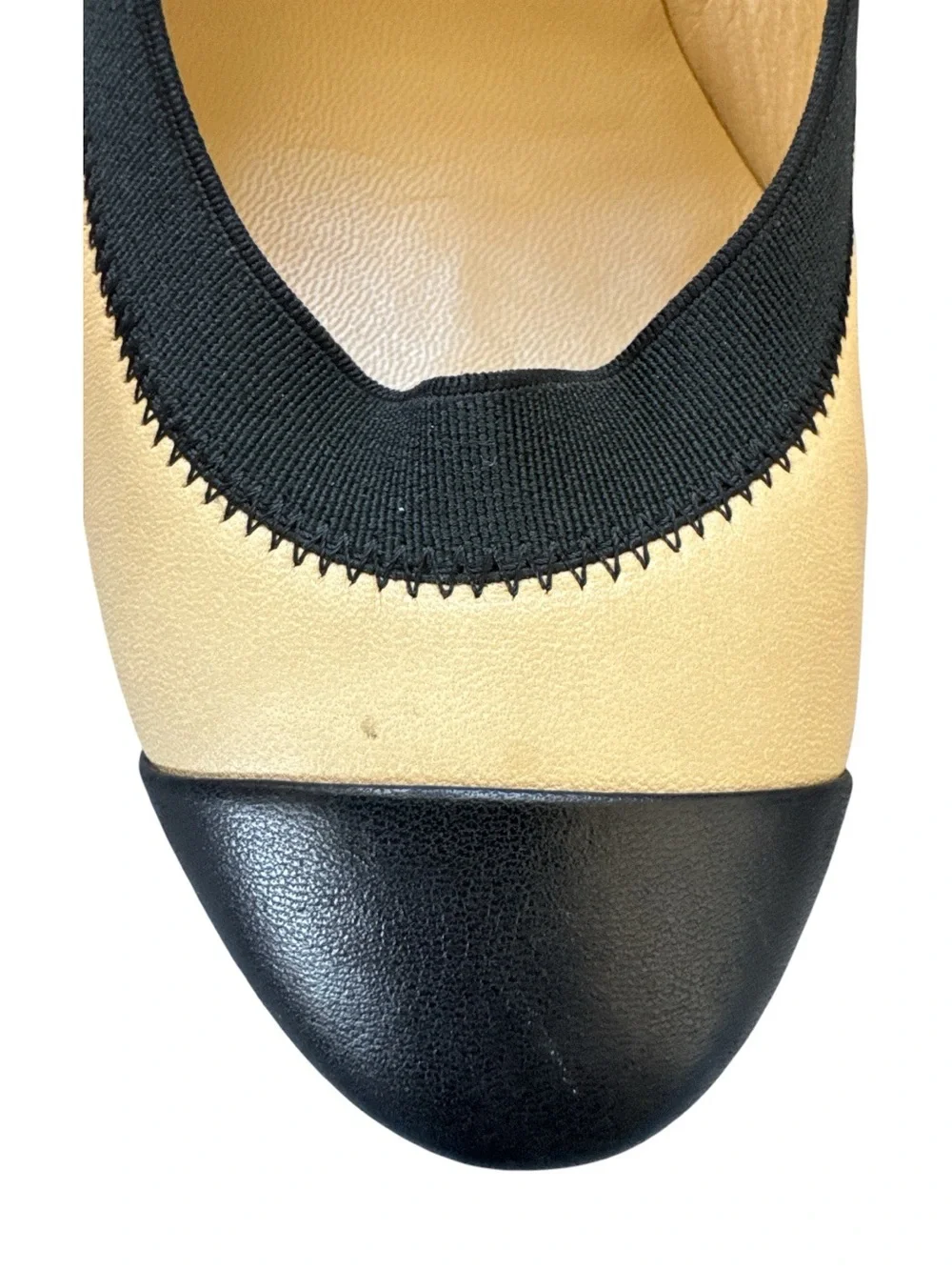 Chanel Interlocking CC Logo Leather Pumps – EU 39 US 8